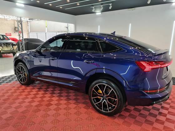 AUDI E-TRON ELÉTRICO SPORTBACK PERFORMANCE BLACK QUATTRO